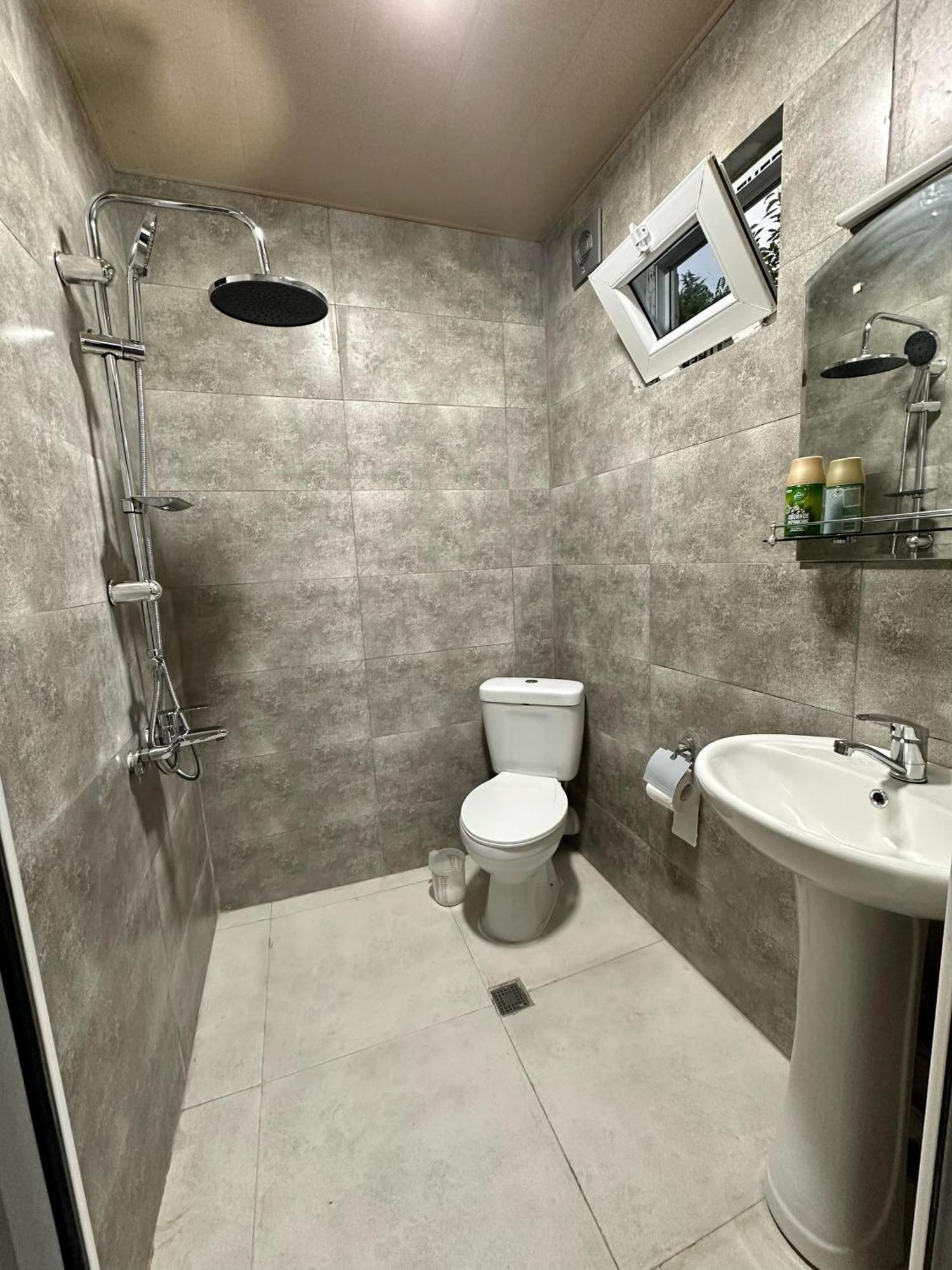 מלון באטומי Nita House מראה חיצוני תמונה