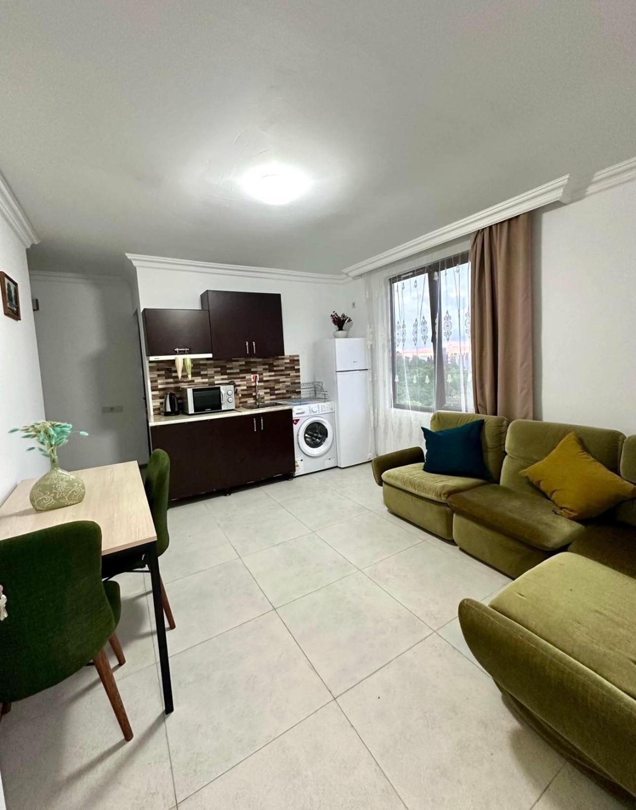 מלון באטומי Nita House מראה חיצוני תמונה