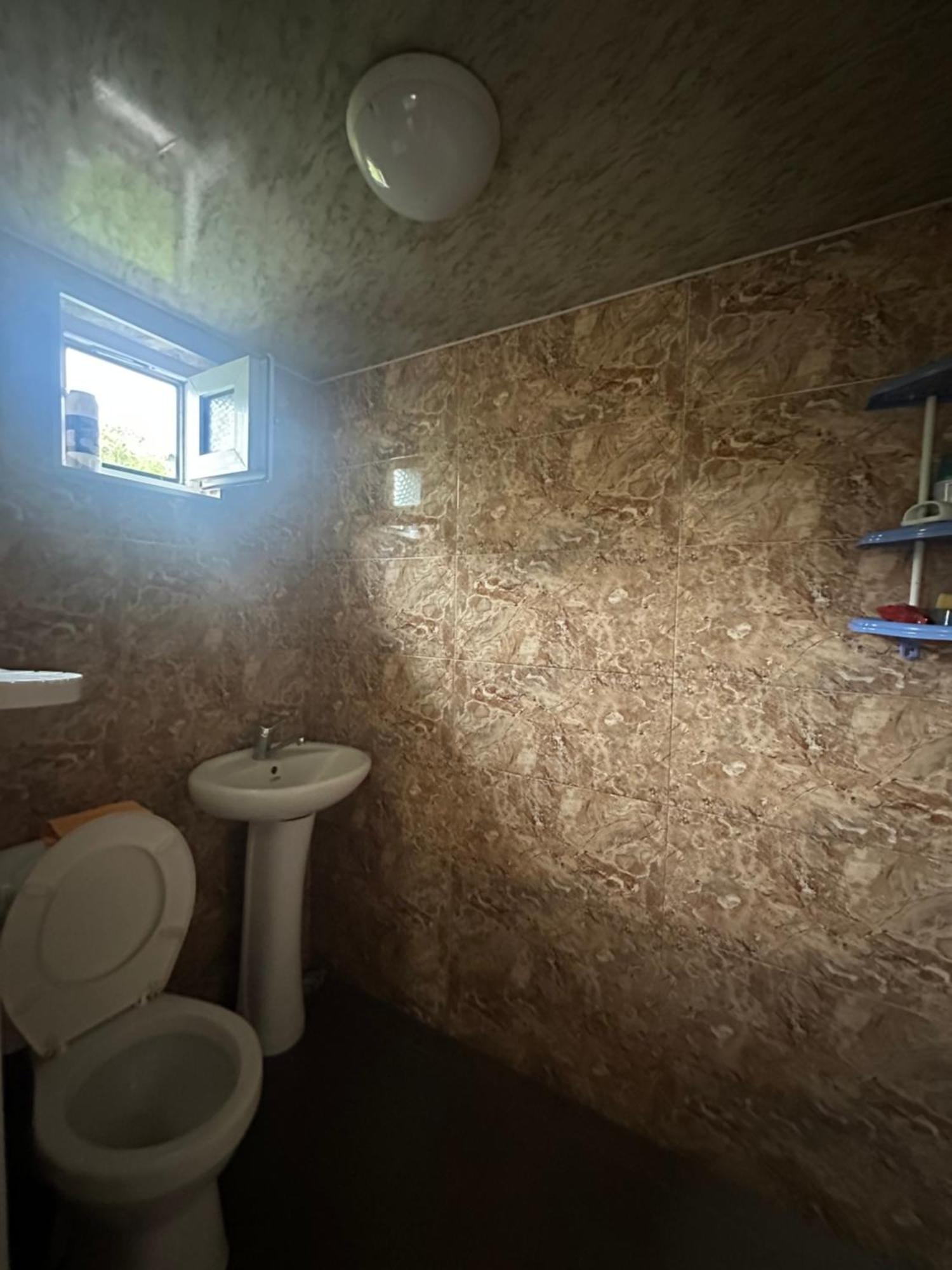 מלון באטומי Nita House מראה חיצוני תמונה